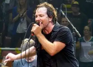 , Eddie Vedder Joins The Red Hot Chili Peppers For Benefit Gig!