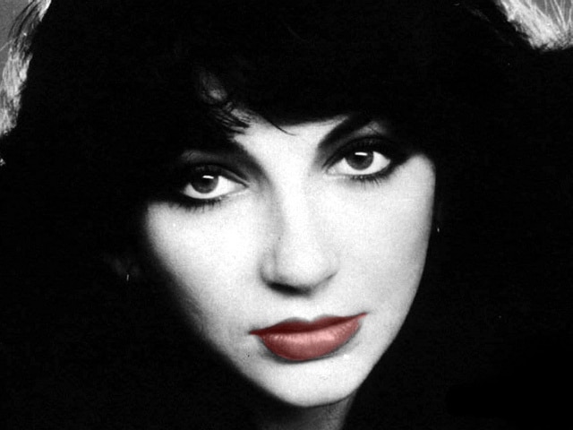 Kate Bush Pays Tribute To