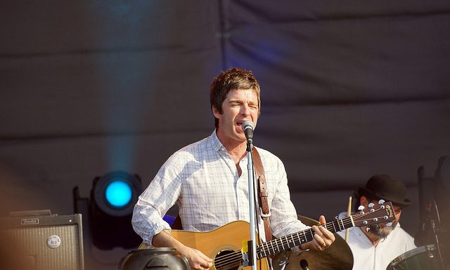 , Noel Gallagher&#8217;s Wife Calls Liam A &#8216;Fat-Twat Tribute Act&#8217;