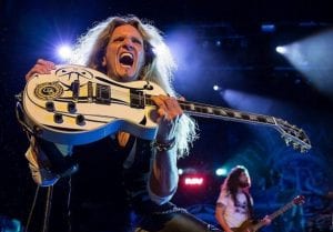 1044px Whitesnake San Antonio 2015 4 e1552555474715