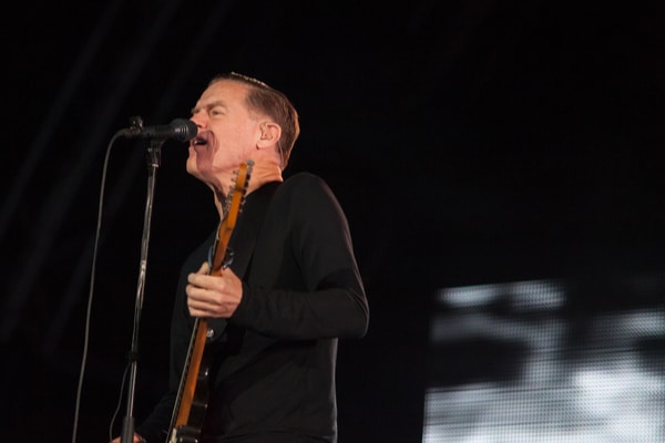 Altimage= "Bryan Adams"