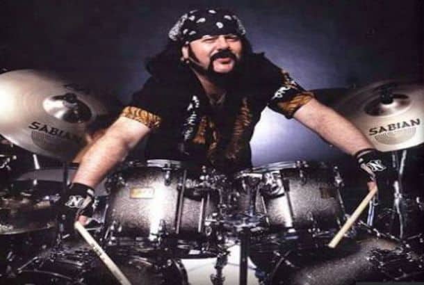 Paul solo. Vinnie Paul Drums. Vinnie Paul Drum Set. Vinnie Paul 1992. Винни пол барабанщик глэм.