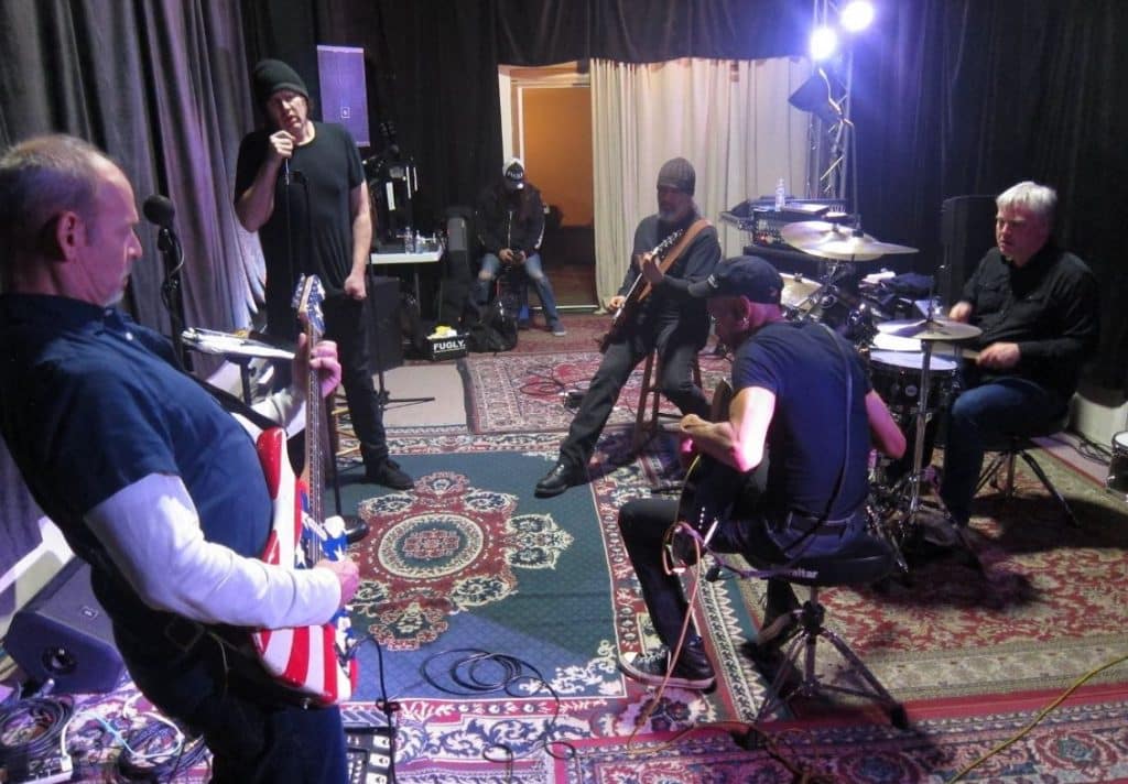 soundgarden, Soundgarden Share Clip Of Rehearsals With Unknown Singer