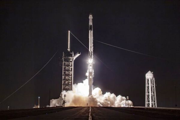 Space X Dragon take off March 2019