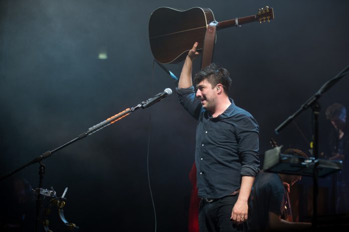 Watch Mumford & Sons' Live Cover Of Nine Inch Nails' 'Hurt'!