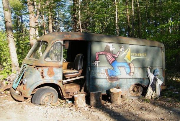 , Watch: American Pickers Give Aerosmith Their Old Tour Van!