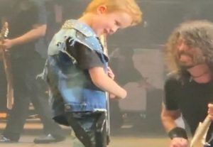 , Watch Foo Fighters Rocks With Anthrax Guitarist’s 8 Year Old Son!