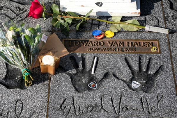 Eddies handprints