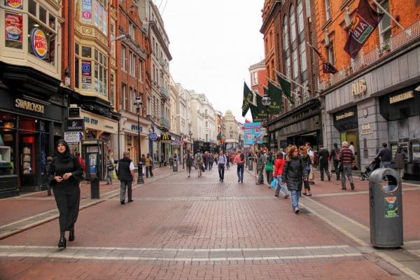 Pubs And Shops Could Stay Shut Over Christmas Says Varadkar