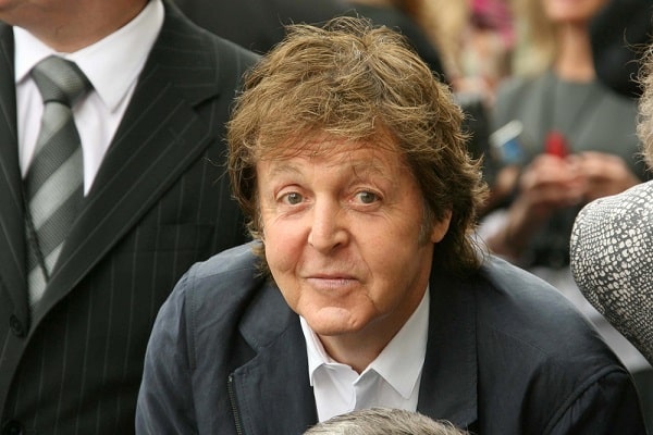 altimage="McCartney Uses Teleprompter When Forgetting Lyrics To His Own Songs"