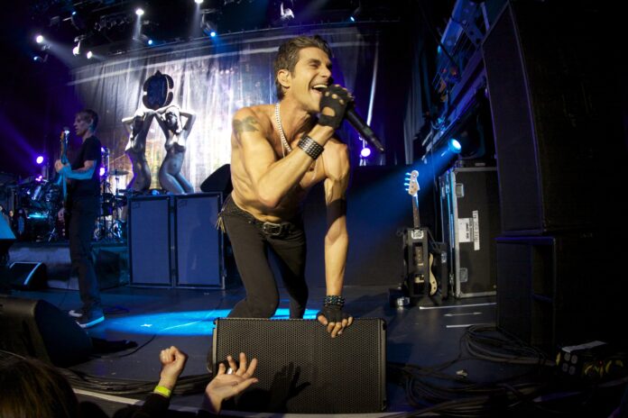 Jane's Addiction's Perry Farrell Has Voicebox Removed During Surgery