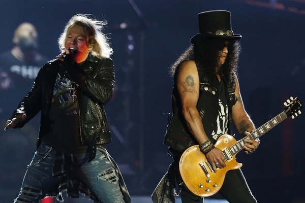 Guns N' Roses Release Official Bong Line