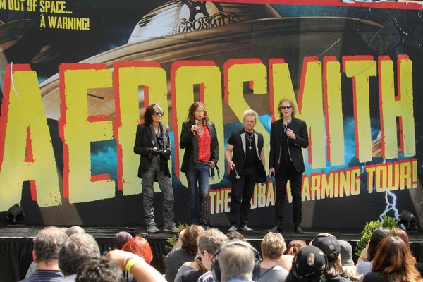 "Aerosmith"