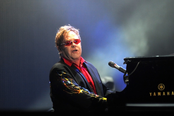 "Elton"