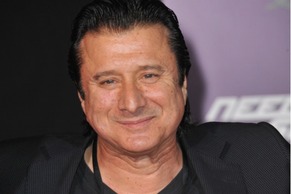 Former Journey Frontman Steve Perry Returns With Christmas Record