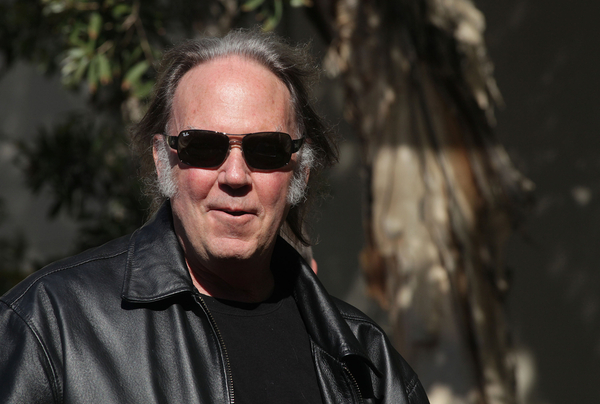 Neil Young Asks Spotify to Remove His Songs Over Vaccine Misinformation