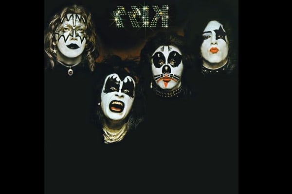 kiss album cover