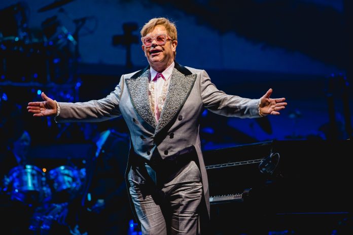 Elton-John-Makes-History-At-His-Final-North-American-Concert