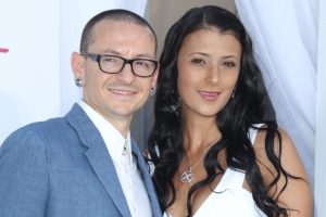 Chester Bennington's Widow Talinda Expresses Approval Of Linkin Park's ...