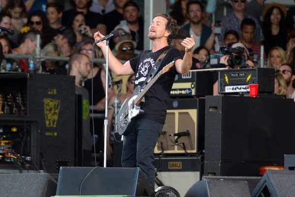 Pearl Jam Drop Limited Edition ‘Last of Us’ EP and Invite a Guitar Icon Onstage