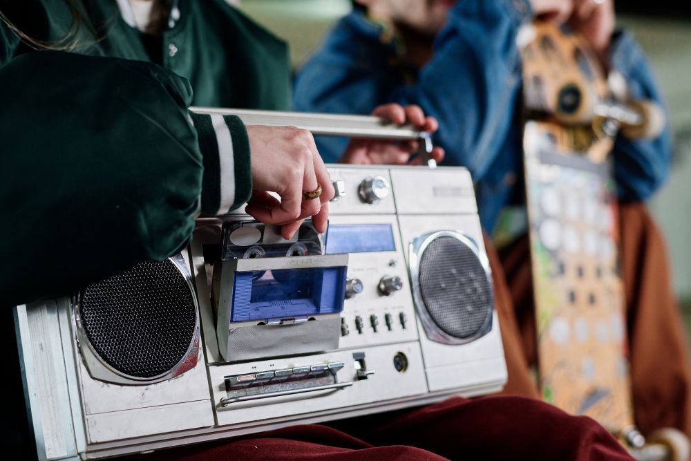 90s teen listening to music