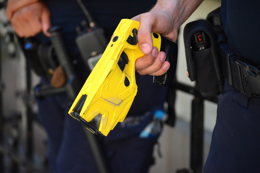 Taser, Gardai