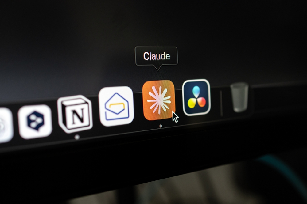 Claude AI. Aileenchik, Shutterstock