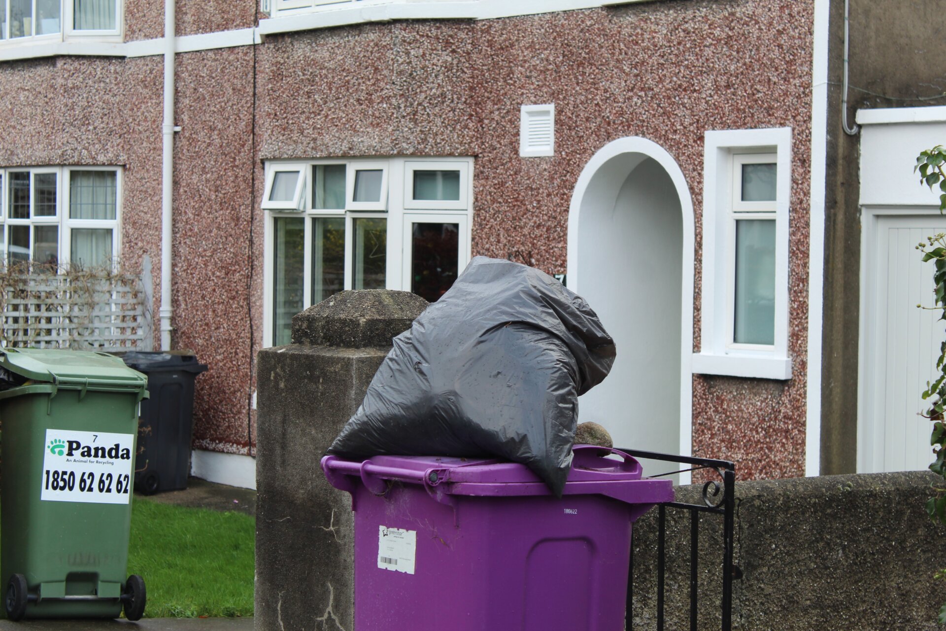 Plastic bin bag