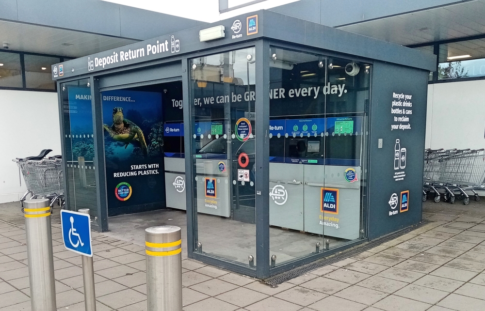 Deposit Return Point, Aldi. Derick P. Hudson, Shutterstock