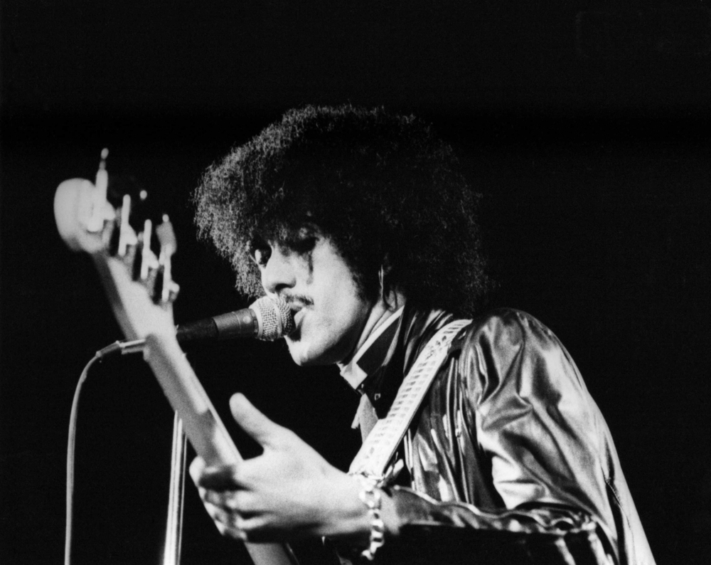Radio Nova's Pat Courtenay Presents Lifetime Achievement Award To Pat McManus 4 Phil Lynott. Photo credit: David Fowler, Shutterstock