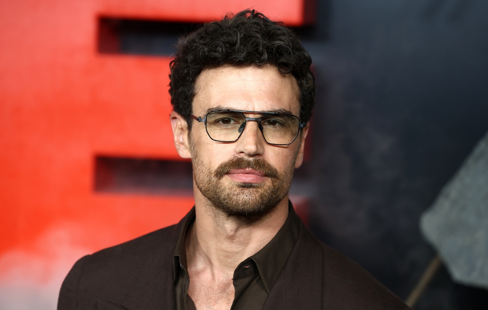 Netflix: Lord Of The Rings Stars Could Reunite In 'The Gentlemen' 6 Theo James. Photo credit: Fred Duval, Shutterstock